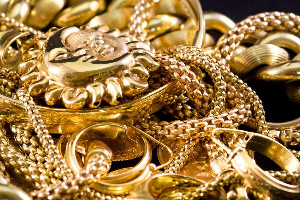 Gold Prices Drop Again in Pakistan: Down Rs. 1,200 per Tola